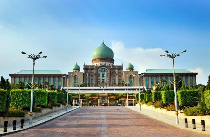Perdana Putra building, which houses the office complex of the Prime Minister of Malaysia.
