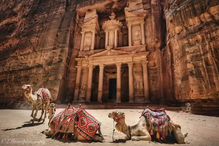  Treasury (Al-Khazneh) in Petra, Jordan,