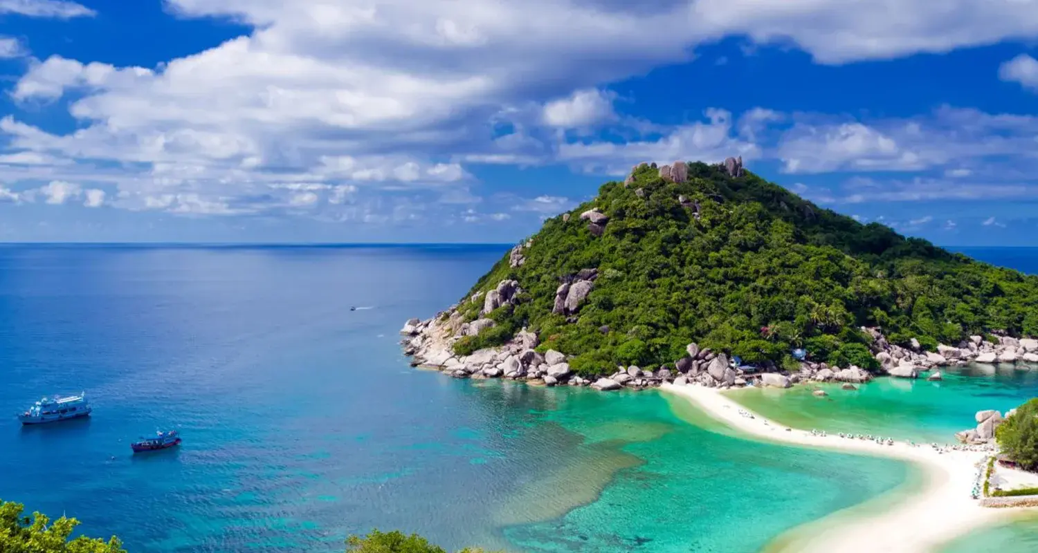  Nang Yuan Island located off the coast of Koh Tao in Thailand
