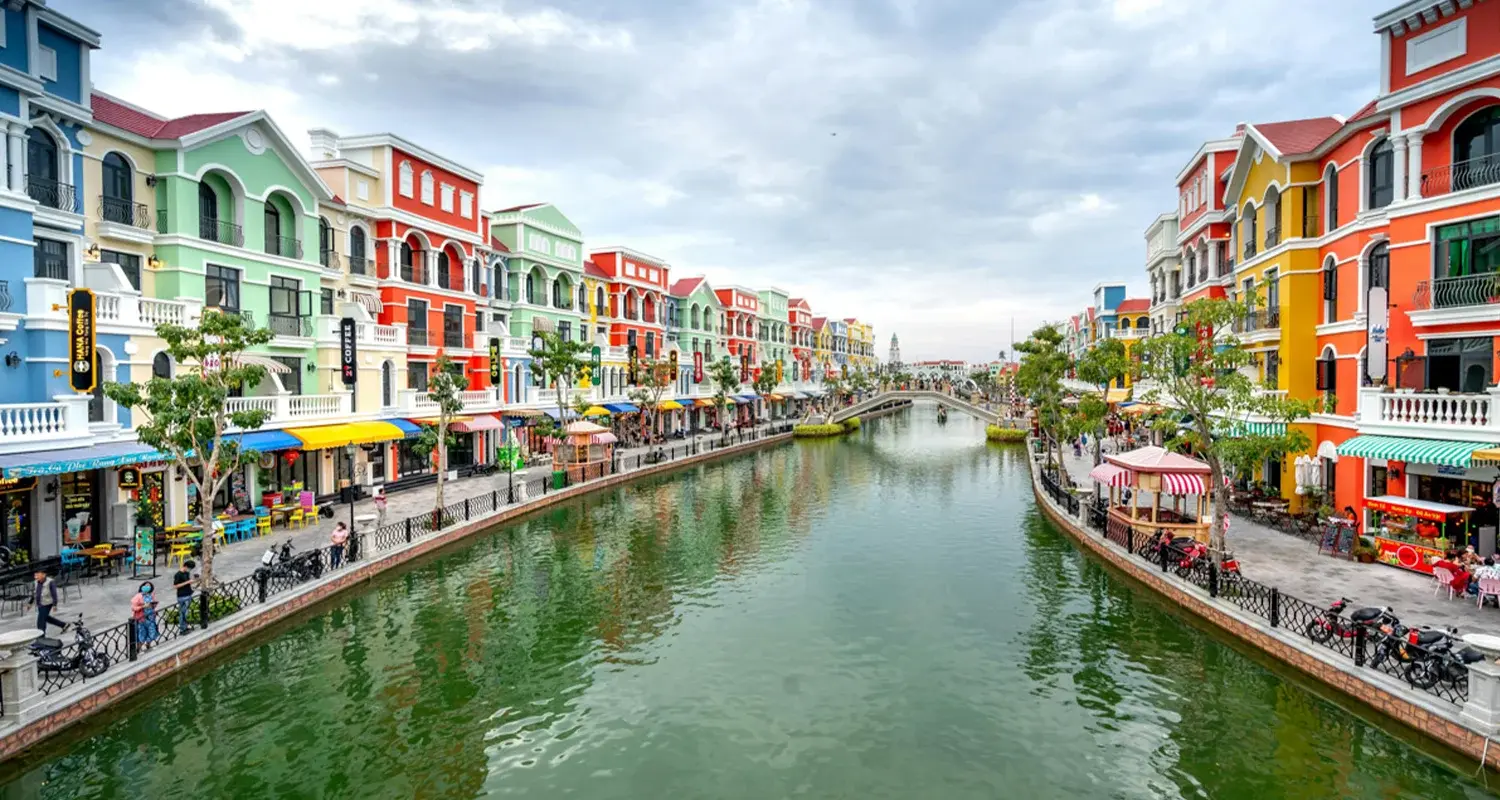 Sleepless City of Vietnam