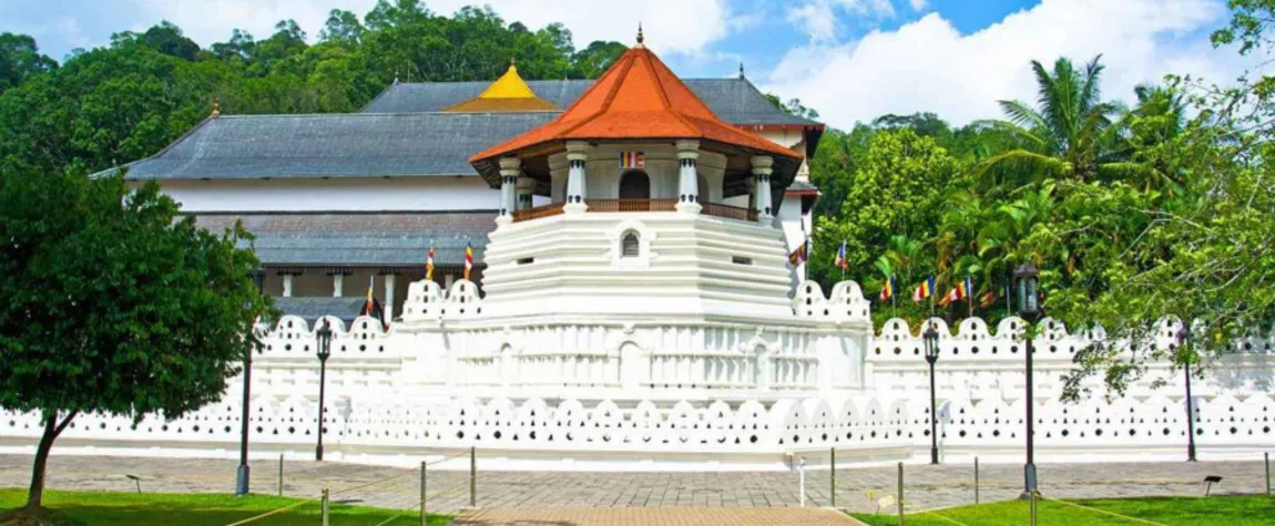 Temple of the Sacred Tooth Relic - historical places to visit
